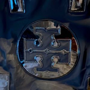 Tory Burch Bag perfect for the beach! Loved and worn on handle and bottom